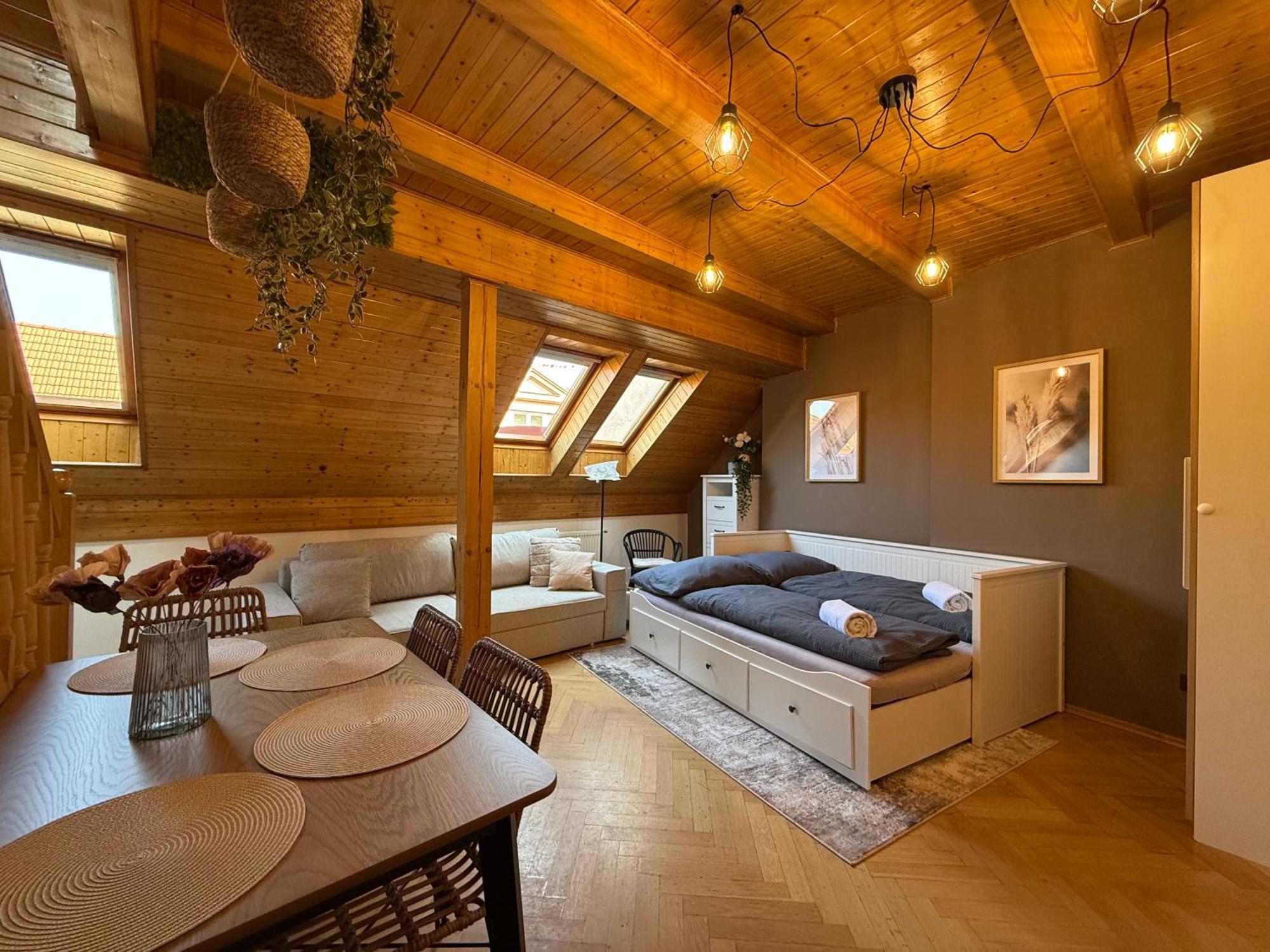 Delux Romantic Stay Prague — Photos 1